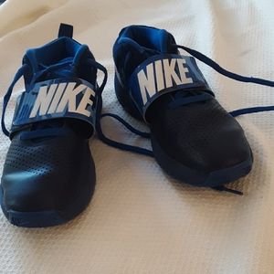 Nike basket ball shoes size 7